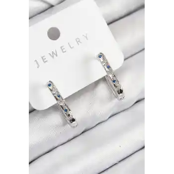 Pirinç Zirkon Taşlı Çiçek Desenli Model Gümüş Renk Kadın Küpe