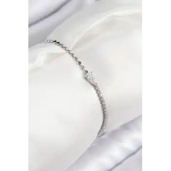 Pirinç Zirkon Taşlı Damla Model Ezme Zincir Gümüş Renk Kadın Bileklik