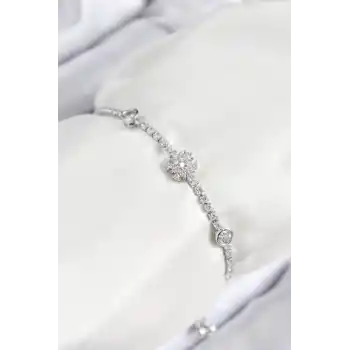 Pirinç Zirkon Taşlı Kar Tanesi Model Gümüş Renk Asansörlü Kadın Bileklik