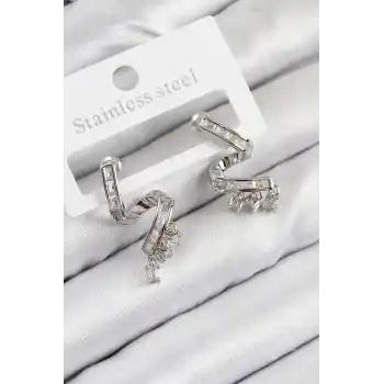 Pirinç Zirkon Taşlı Kıvrımlı Model Gümüş Renk Kadın Küpe