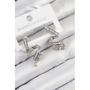 Pirinç Zirkon Taşlı Kıvrımlı Model Gümüş Renk Kadın Küpe