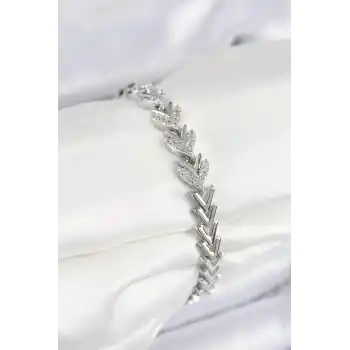 Pirinç Zirkon Taşlı Sıralı Ok Model Gümüş Renk Kadın Bileklik