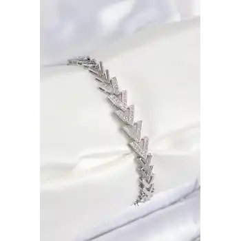 Pirinç Zirkon Taşlı Sıralı Ok Model Gümüş Renk Kadın Bileklik