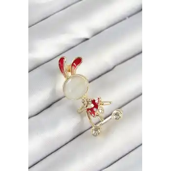 Zirkon Taş Detaylı Kırmızı 3D Scooter Süren Tavşan Kız Figürlü Gold Renk Kadın Broş