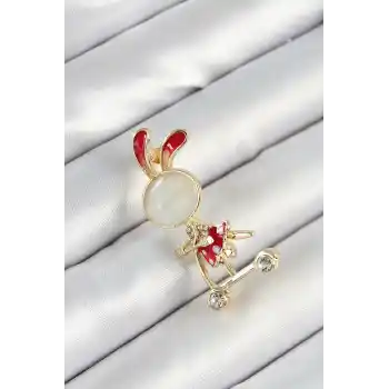 Zirkon Taş Detaylı Kırmızı 3D Scooter Süren Tavşan Kız Figürlü Gold Renk Kadın Broş