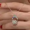 Gümüş Beyaz Dönen Çiçek Kadın Kolye