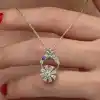 Gümüş Beyaz Dönen Çiçek Kadın Kolye