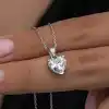 Gümüş Beyaz Taşlı Kalpli Kadın Kolye