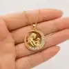 Gümüş Hilal İçinde Anne Bebek Figürlü Gold Kolye
