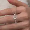 Gümüş Kalpli Sonsuzluk Anahtar Kadın Kolye