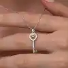 Gümüş Kalpli Sonsuzluk Anahtar Kadın Kolye