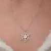 Gümüş Manolya Çiçeği Kar Tanesi Kadın Kolye