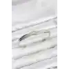 Gümüş Renk Zirkon Taşlı Sarmal Model Kadın Kelepçe Bileklik