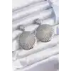 Pirinç Gümüş Renk Oval İşlemeli Küpe