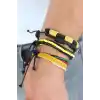 Sarı Renk Zımbalı Deri Erkek Bileklik Kombini