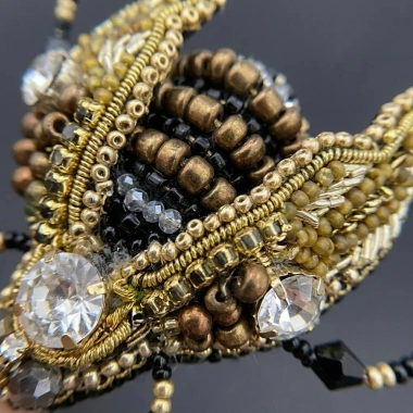 Boncuk İşlemeli Arı Broş