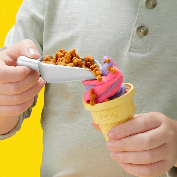 BFS  Hasbro Play-Doh Gökkuşağı Girdaplı Dondurma Oyun Seti G0028