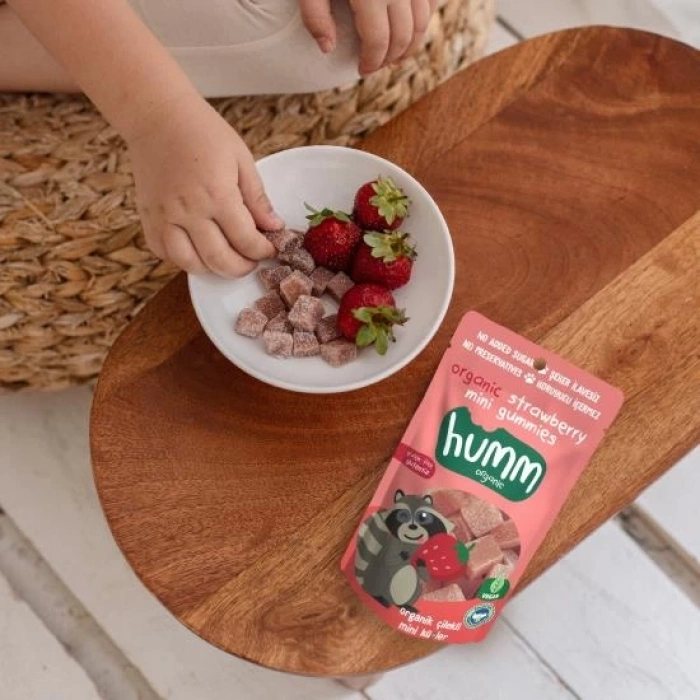 BFS   Humm Organik Çilekli Glutensiz Vegan Mini Küpler 30 Gr