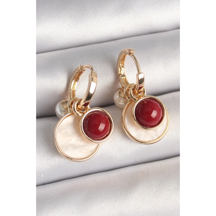 BFS Pirinç Gold Renk Sallantı Beyaz Mineli Bordo Detay Kadın Küpe