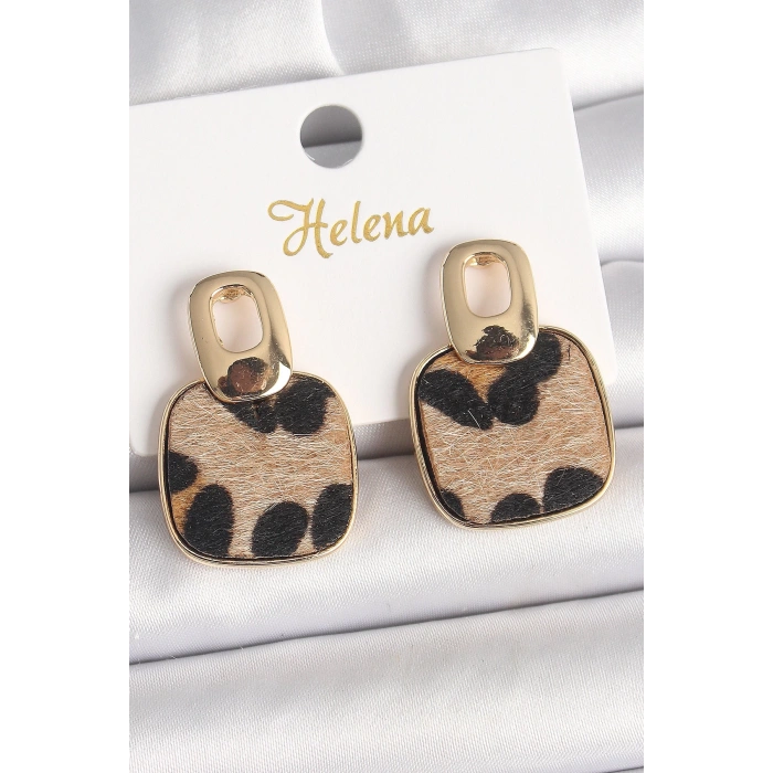 BFS Pirinç Gold Renk Sallantı Kare Leopar Model Kadın Küpe