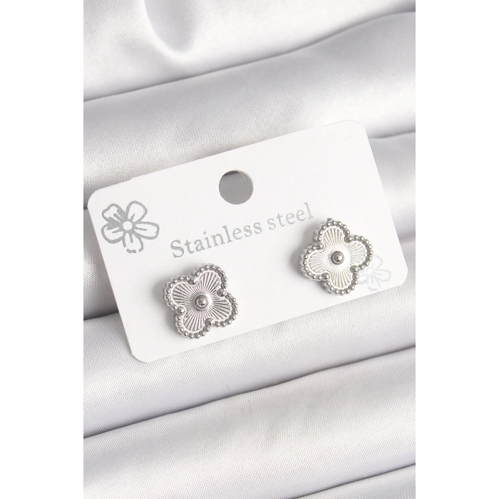 BFS Pirinç Gümüş Renk İşlemeli Yonca Model Kadın Küpe