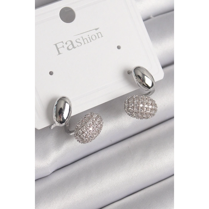 BFS Pirinç Gümüş Renk Zirkon Taşlı Bombeli Model Kadın Küpe