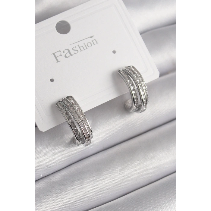 BFS Pirinç Gümüş Renk Zirkon Taşlı Yarım Halka Model Kadın Küpe