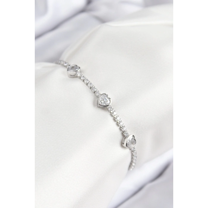 Mey İthalat® Pirinç Zirkon Taşlı Sıralı Kalp Model Gümüş Renk Asansörlü Kadın Bileklik