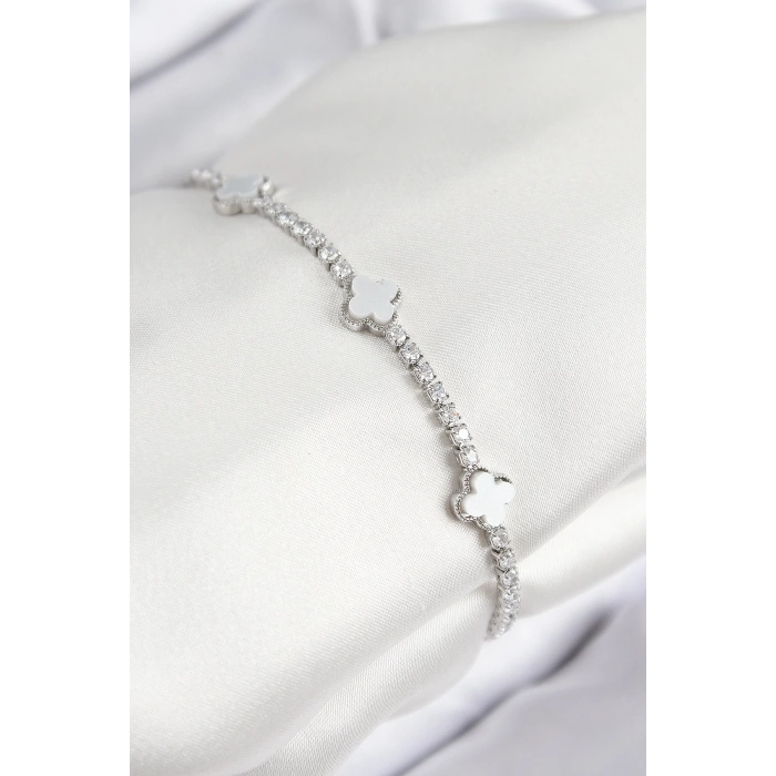 Mey İthalat® Pirinç Zirkon Taşlı Yonca Model Gümüş Renk Kadın Bileklik