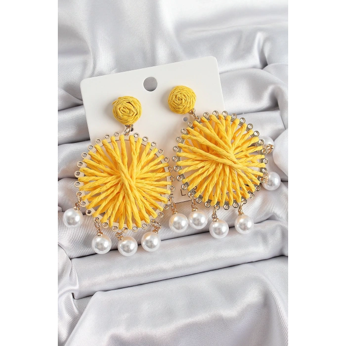 BFS Sarı Hasır Örgü Sarmal Model Sallantılı İnci Detaylı Gold Renk Kadın Küpe