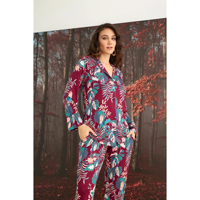 Çiçek ve Yaprak Desenli Önü Düğmeli Pijama Takımı