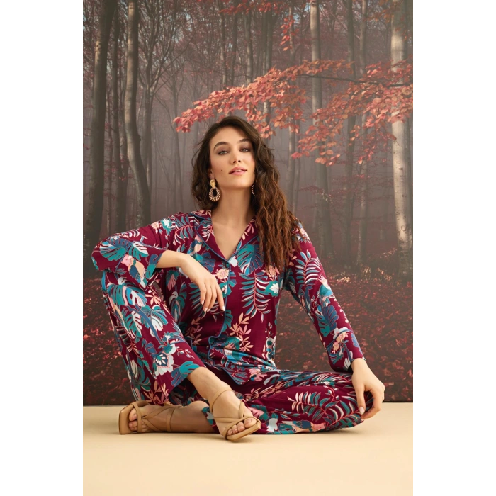 Çiçek ve Yaprak Desenli Önü Düğmeli Pijama Takımı