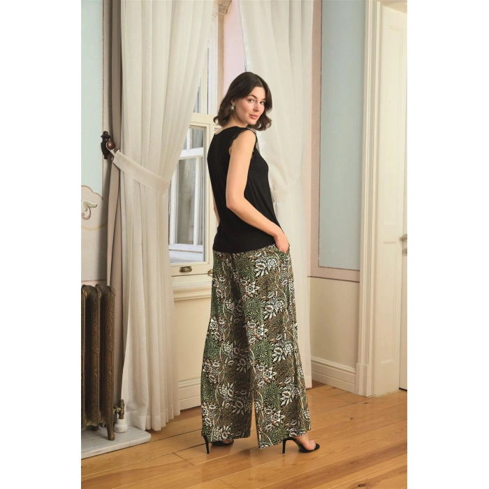 Çiçek Yaprak ve Etnik Desenli Dantelli 3lü Pijama Takımı