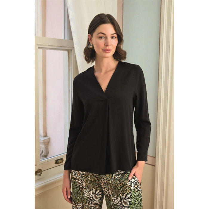 Çiçek Yaprak ve Etnik Desenli Uzun Kollu Pijama Takımı