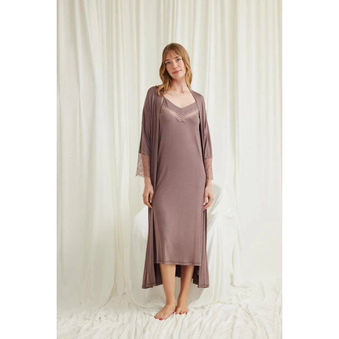 Dekolteli Yakası ve Kolu Dantelli Sabahlık Takımı