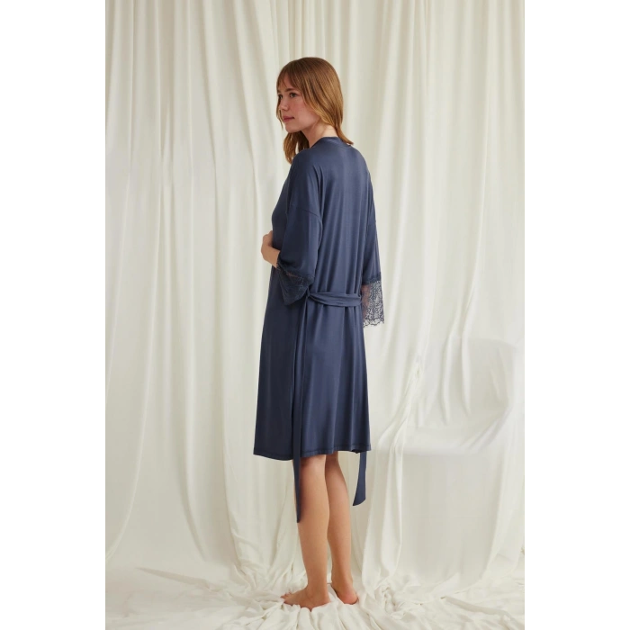 Dekolteli Yakası ve Kolu Dantelli Sabahlık Takımı