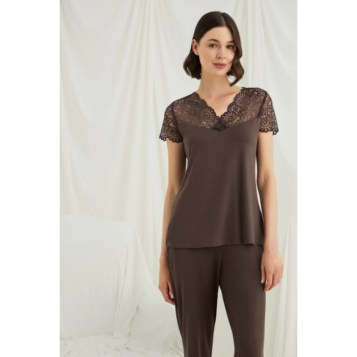 Kısa Kollu ve Dantelli V Yaka Pijama Takımı