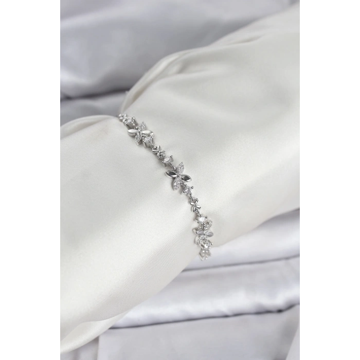 Mey İthalat® Gümüş Renk Yonca Model Zirkon Taşlı Asansörlü Kadın Bileklik