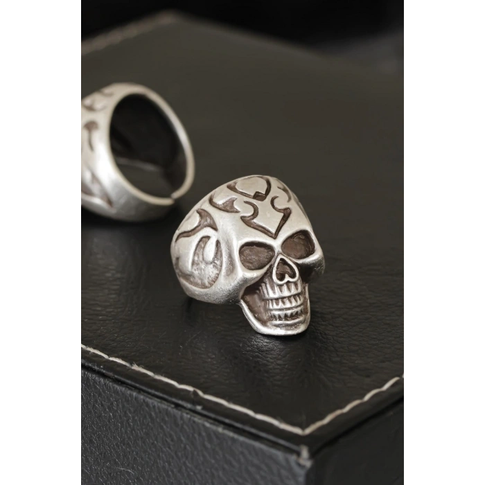 Mey İthalat® Kuru Kafa Tasarımlı Eskitme Gümüş Desenli Ayarlamalı Model Erkek Yüzük