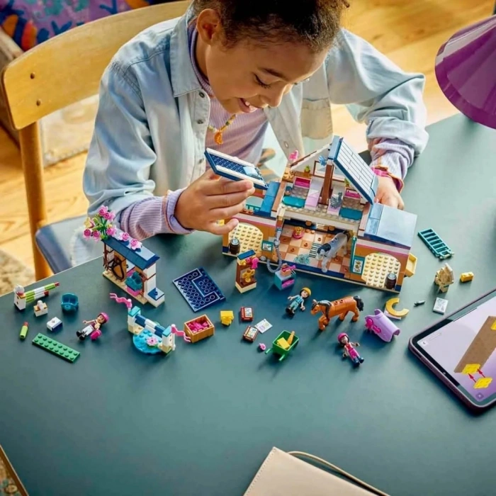 Mey İthalat® LEGO Friends At Ahırı ve Binicilik Akademisi 42688