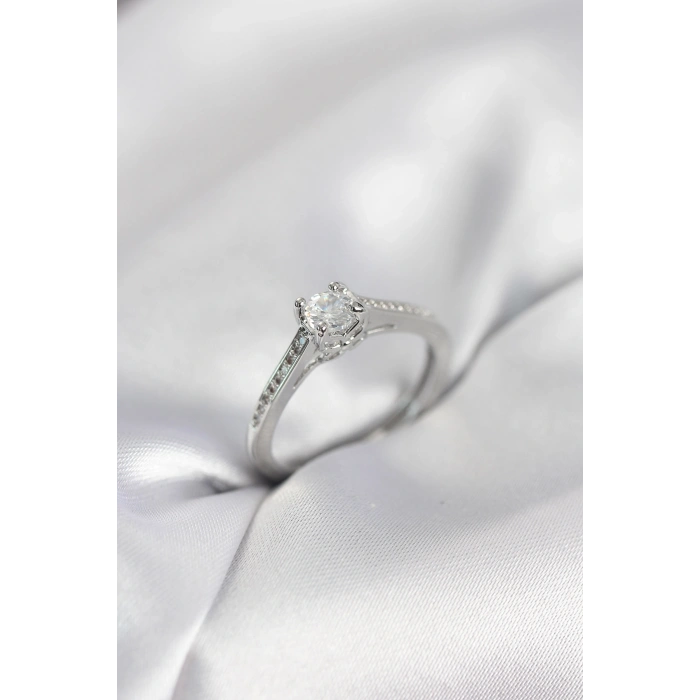 Mey İthalat® Tek Taş Gümüş Renk Zirkon Taşlı Model Kadın Yüzük