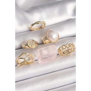 BFS Pirinç Gold Renk Beyaz İncili Zincir Yüzük Figür İşleme Detay 6Lı Kadın Yüzük Seti