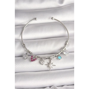 BFS Pirinç Gümüş Renk Sallantı Zirkon Taşlı Kutup Yıldız Figür Kalp Detay Charm Kadın Bileklik