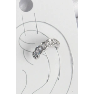 BFS Pirinç Gümüş Renk Zirkon Taşlı Kıkırdak Model Kadın Küpe