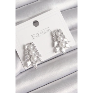 BFS Pirinç Gümüş Renk Zirkon Taşlı Yaprak Model İnci Detay Kadın Küpe