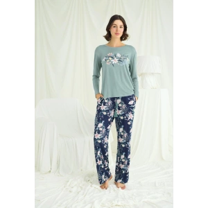 Çiçek ve Yaprak Desenli Baskılı Pijama Takımı