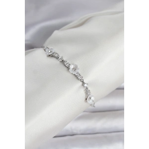 Mey İthalat® Baget Zirkon Taşlı Çiçek Model Gümüş Renk Asansörlü Kadın Bileklik