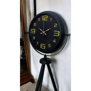 Mey İthalat® Gold Rakamlı Siyah Tripod Ayaklı Saat