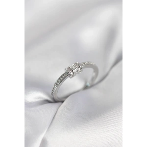 Mey İthalat® Zirkon Taşlı Gümüş Renk Pirinç Kadın Yüzük