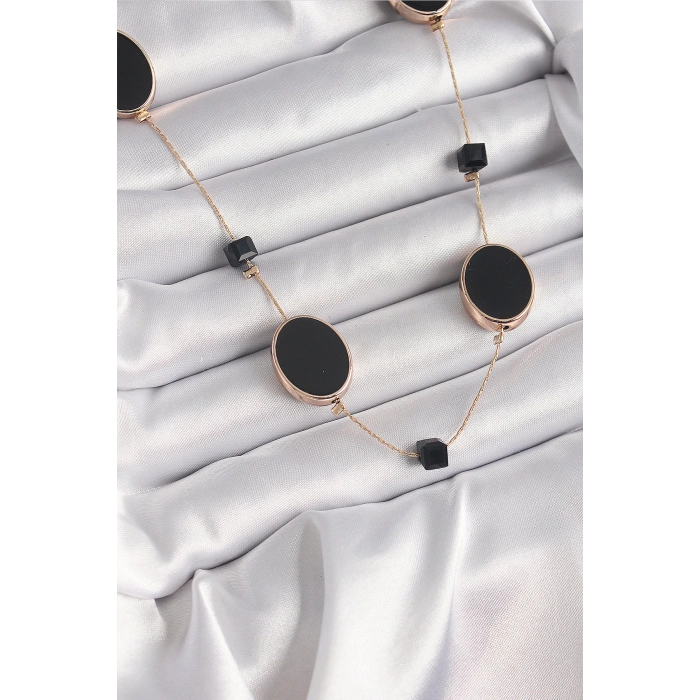 BFS Pirinç Gold Renk Siyah Renk Oval Siyah Küp Detay Kadın Kolye